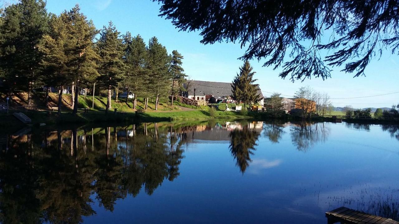 Camping De Flechat Hotell Orcival Exteriör bild